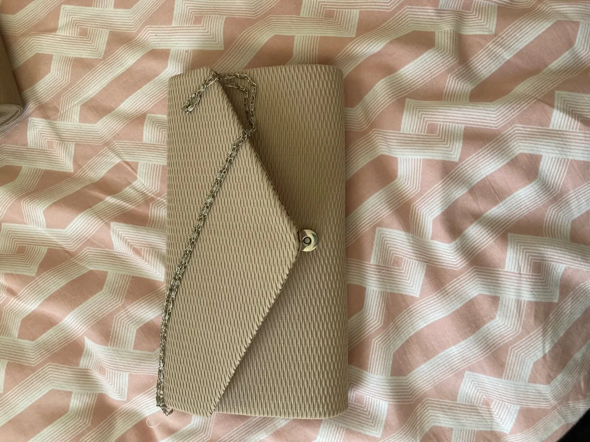 Clutch - Image 3