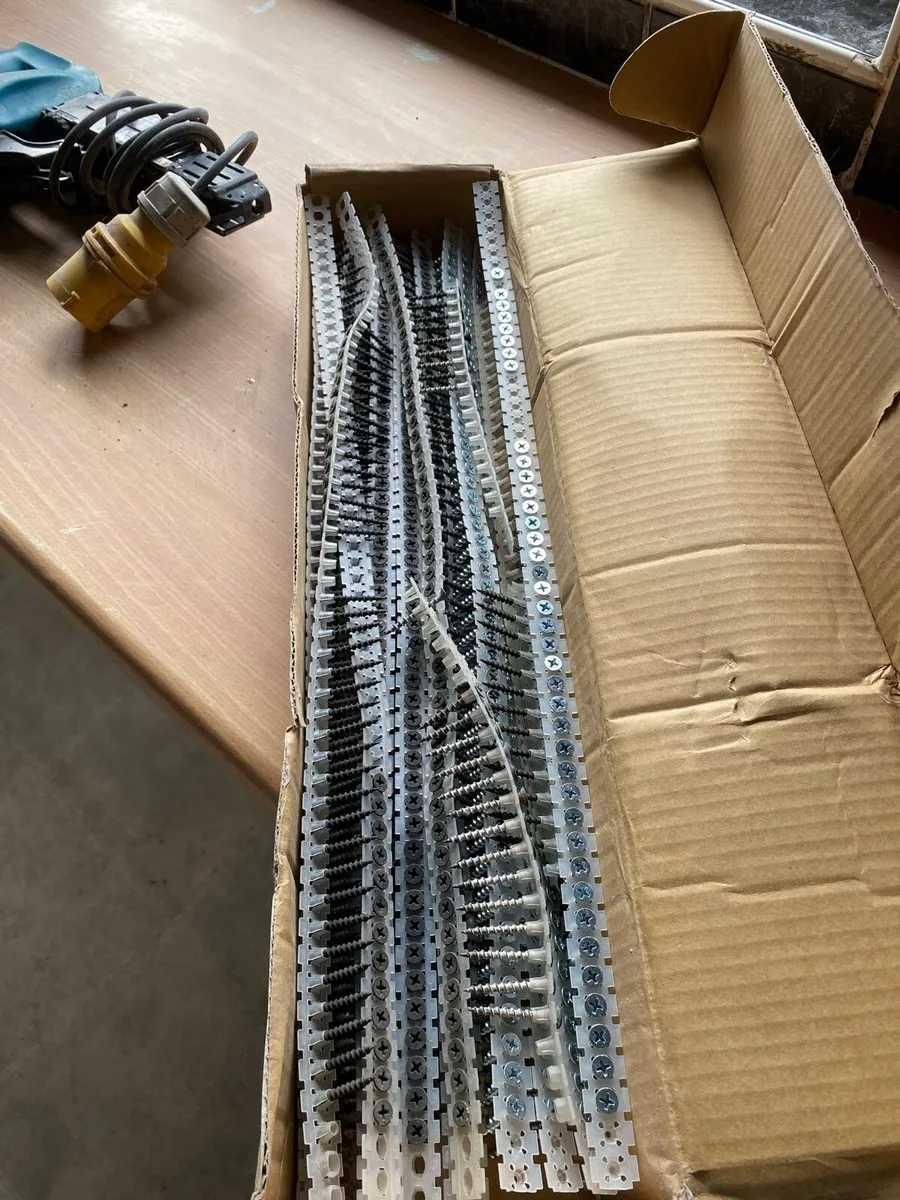 Makita autofeed screw gun - Image 3
