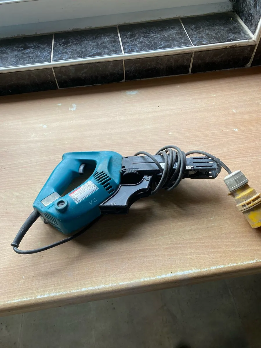 Makita autofeed screw gun - Image 1
