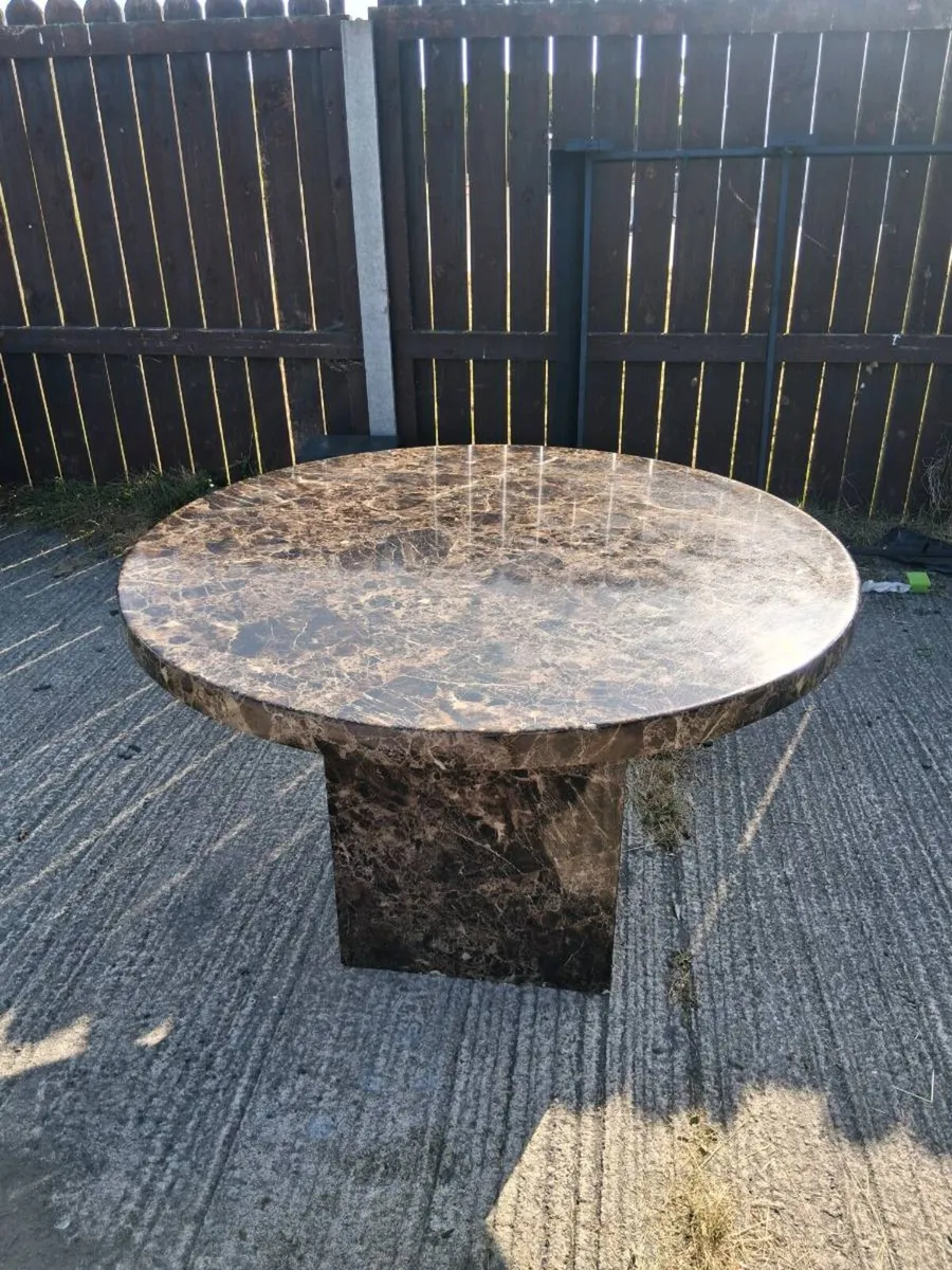 Marble table and 4 chairs - Image 2