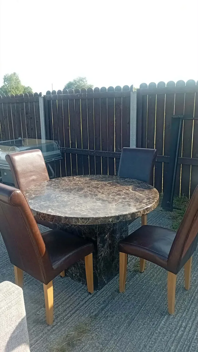 Marble table and 4 chairs - Image 1