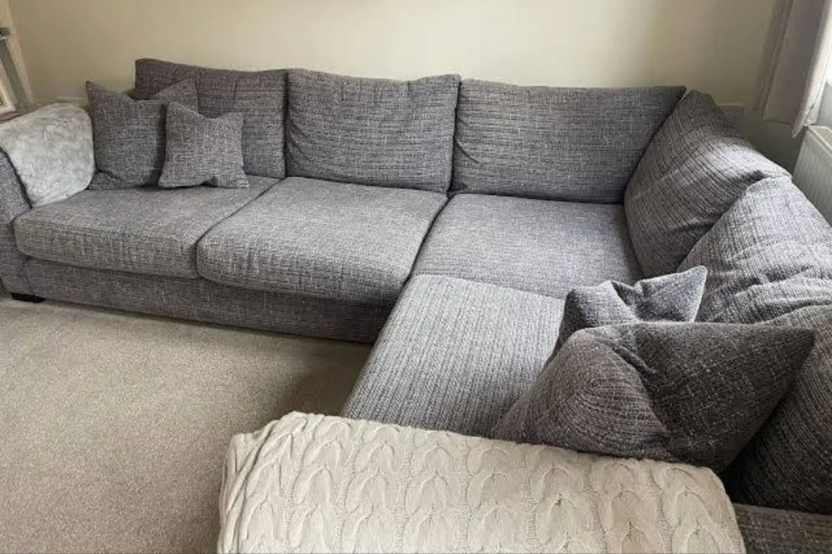 L shape sofa - Image 1