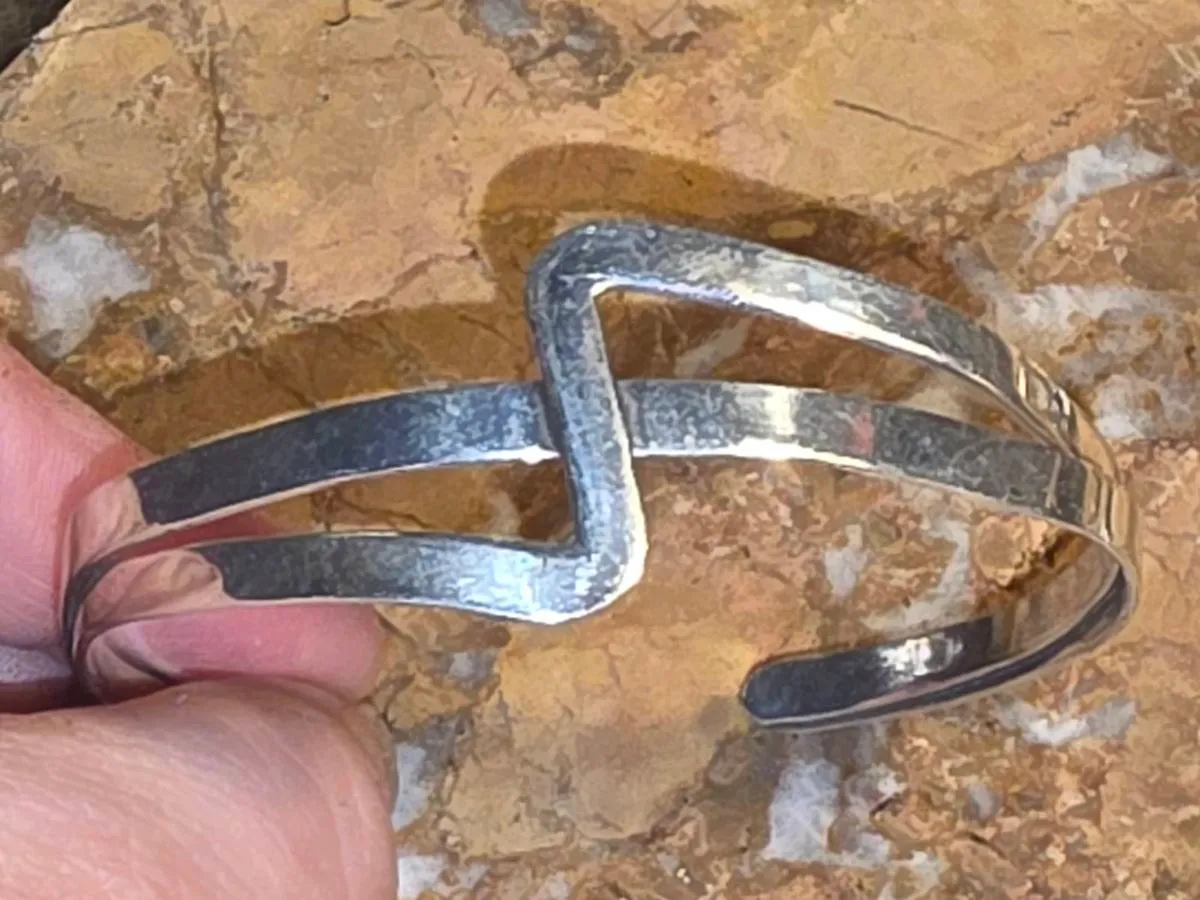 SNAZZY CHUNKY & Wide Sized Letter Z Style Bangle - Image 1