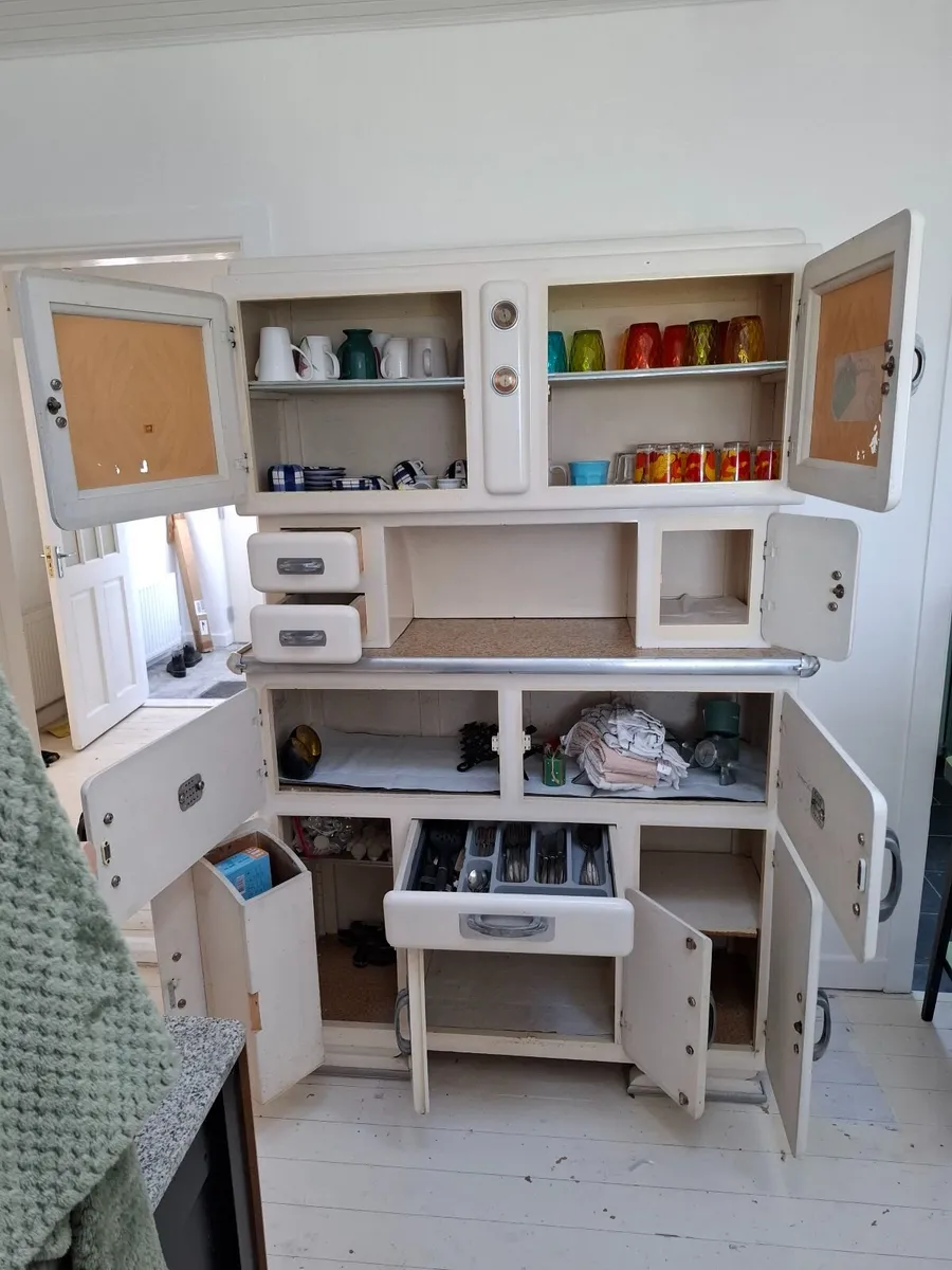 French dresser - Image 2