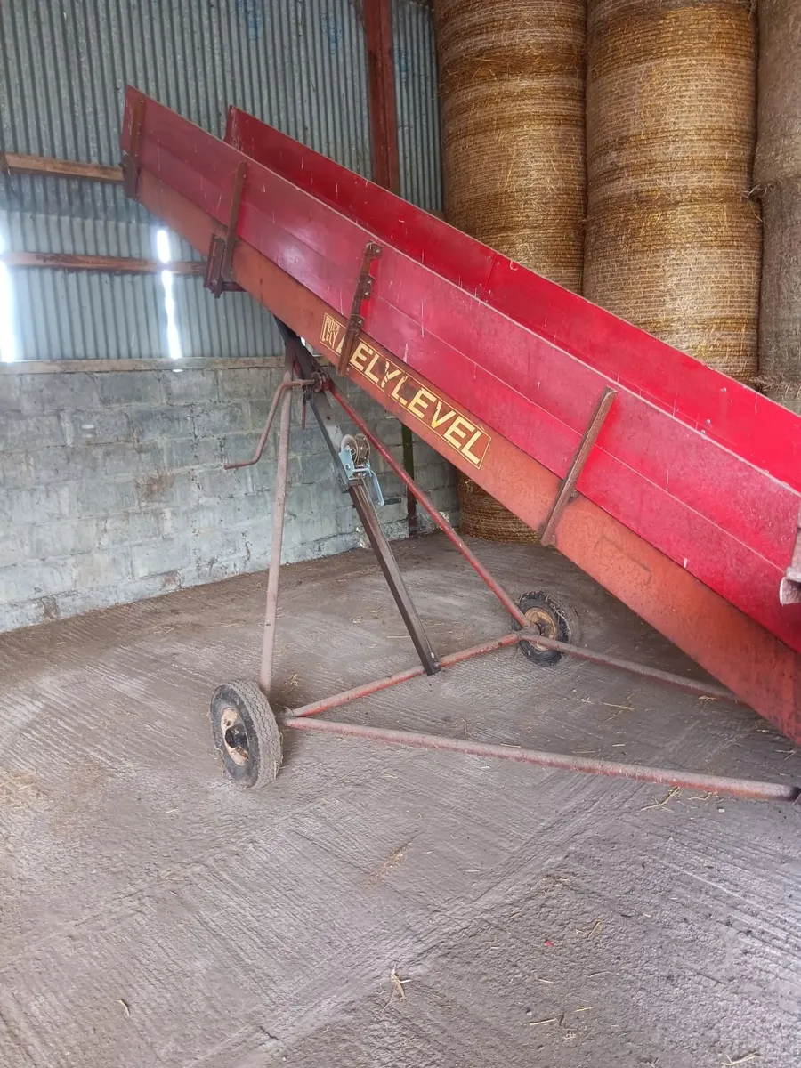 Turf Conveyor/Elevator - Bale Grab - Image 2