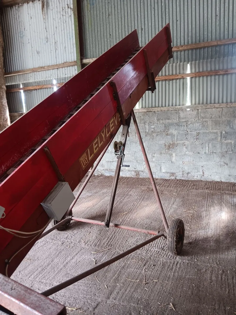 Turf Conveyor/Elevator - Bale Grab - Image 4
