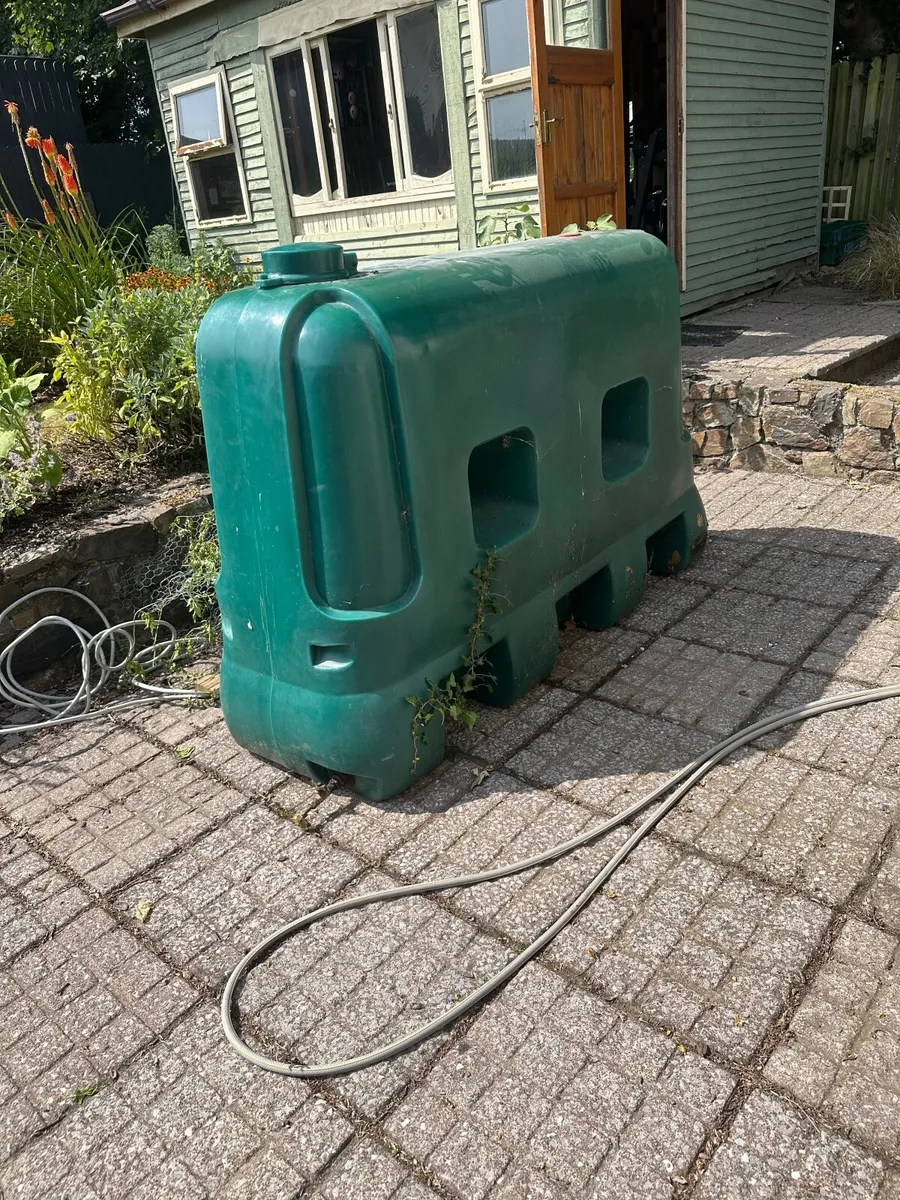 Oil tank - Image 1