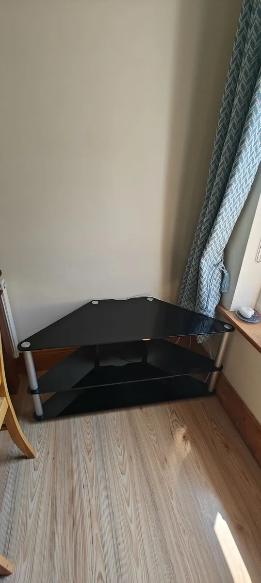 TV stand - Image 3