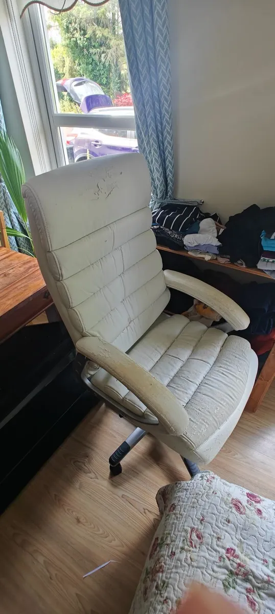 Office chair - Image 3