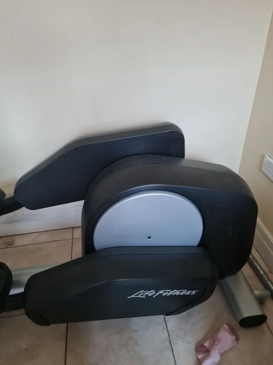 Cross trainer - Image 2