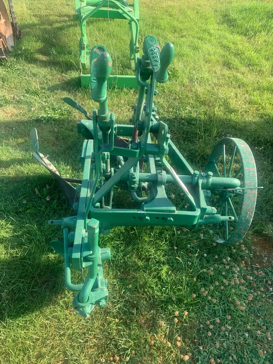 Pierce 2 furrow plough with depth wheel - Image 4