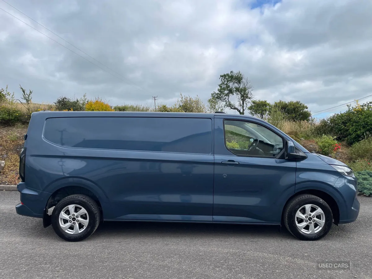 Ford Transit Custom 320 L2 DIESEL FWD - Image 3