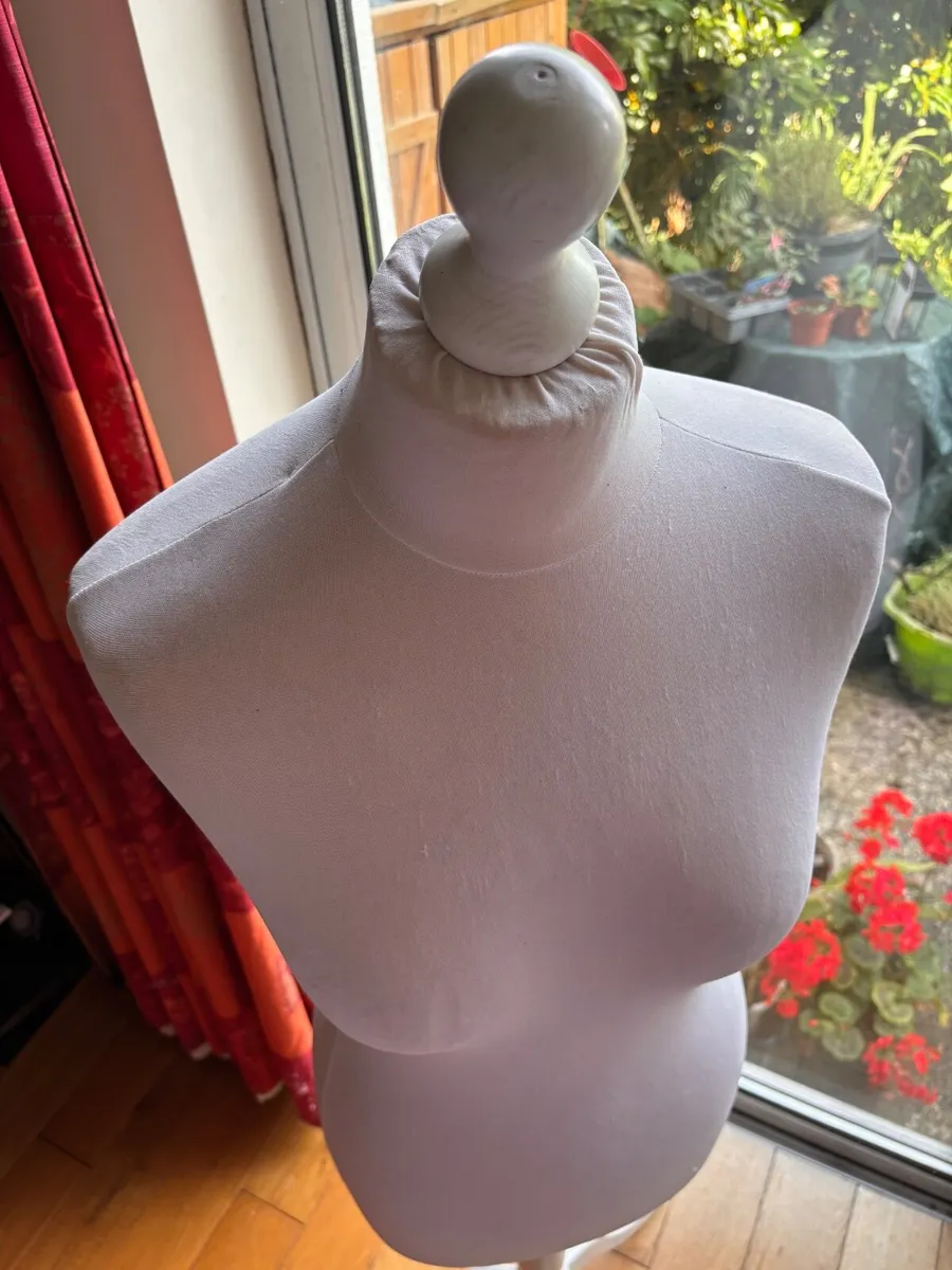 Dress form - Image 4