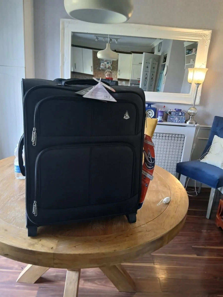 Suitcase - Image 4