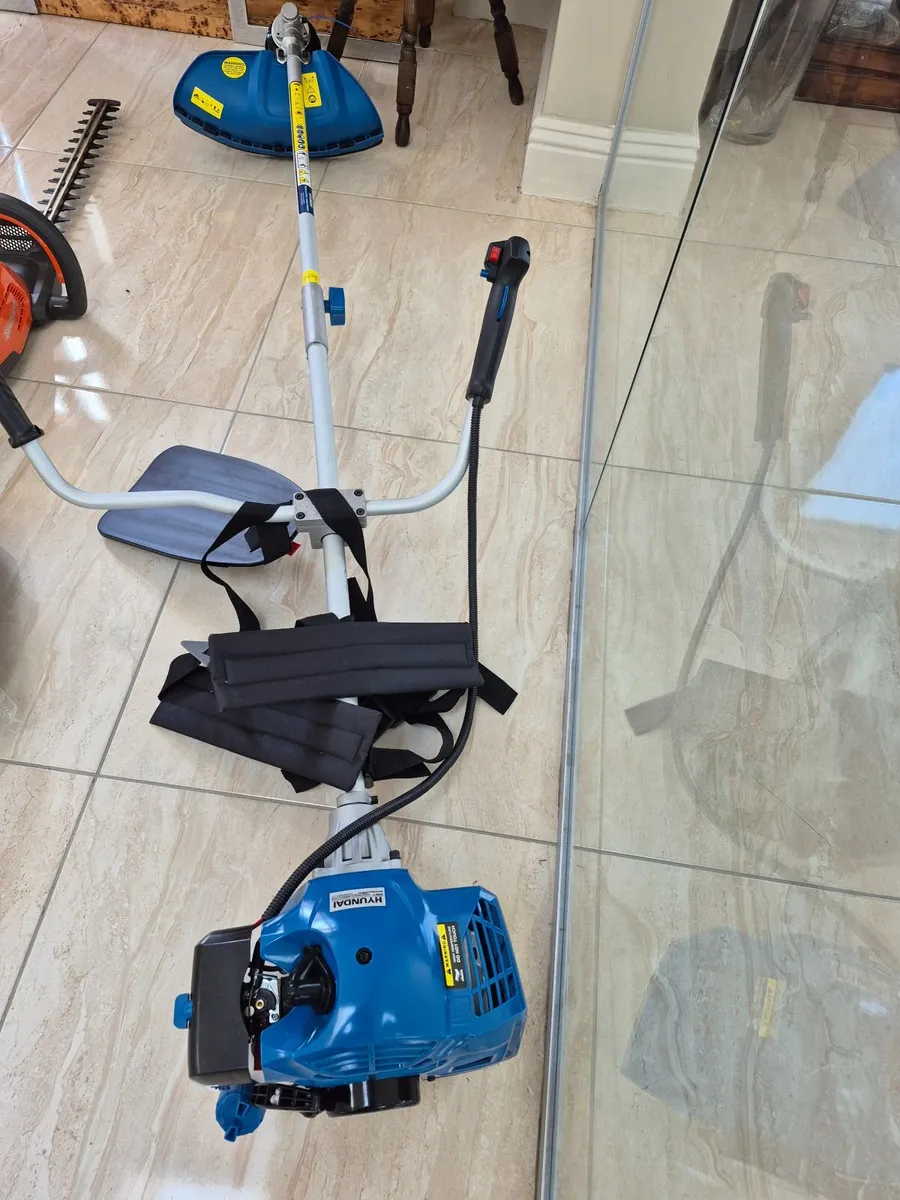 Petrol strimmer Hyundi..Never used. - Image 2