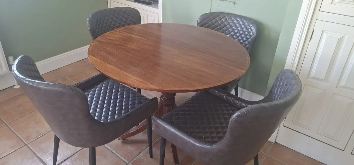 Table & Chairs - Image 1