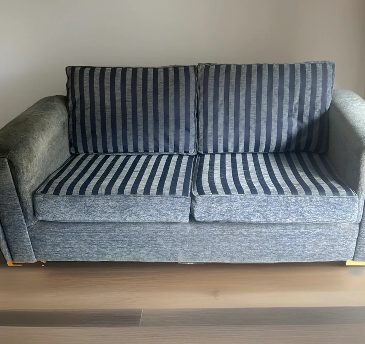3 Seater Sofa bed deep chunky cushion very comfy - Image 1