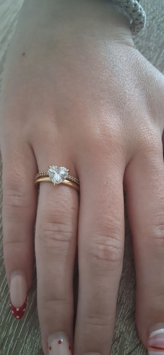 Jewellery - Image 1