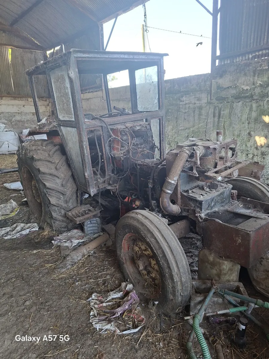 Universal 703 Tractor - Image 2