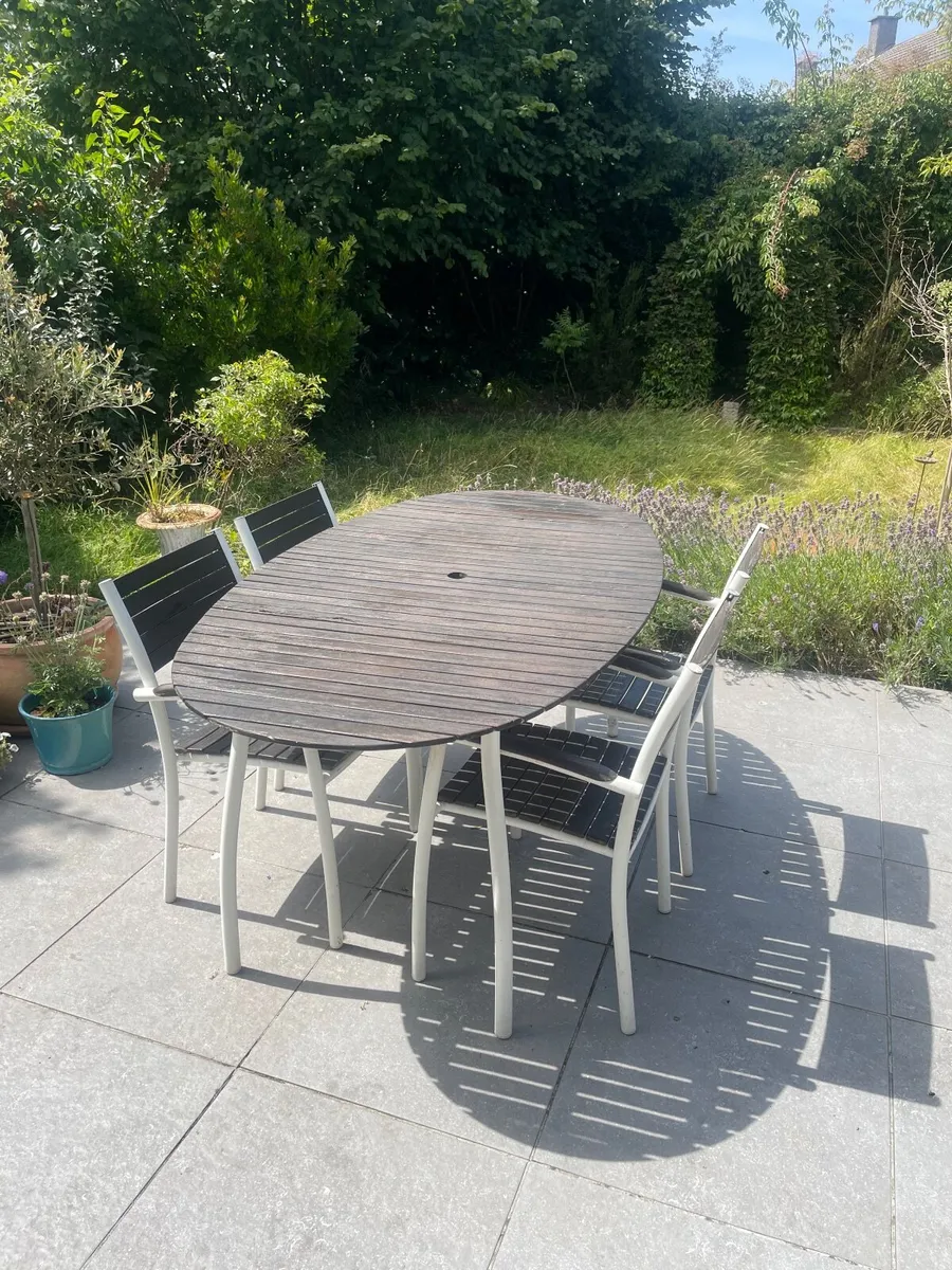 Outdoor table and chairs