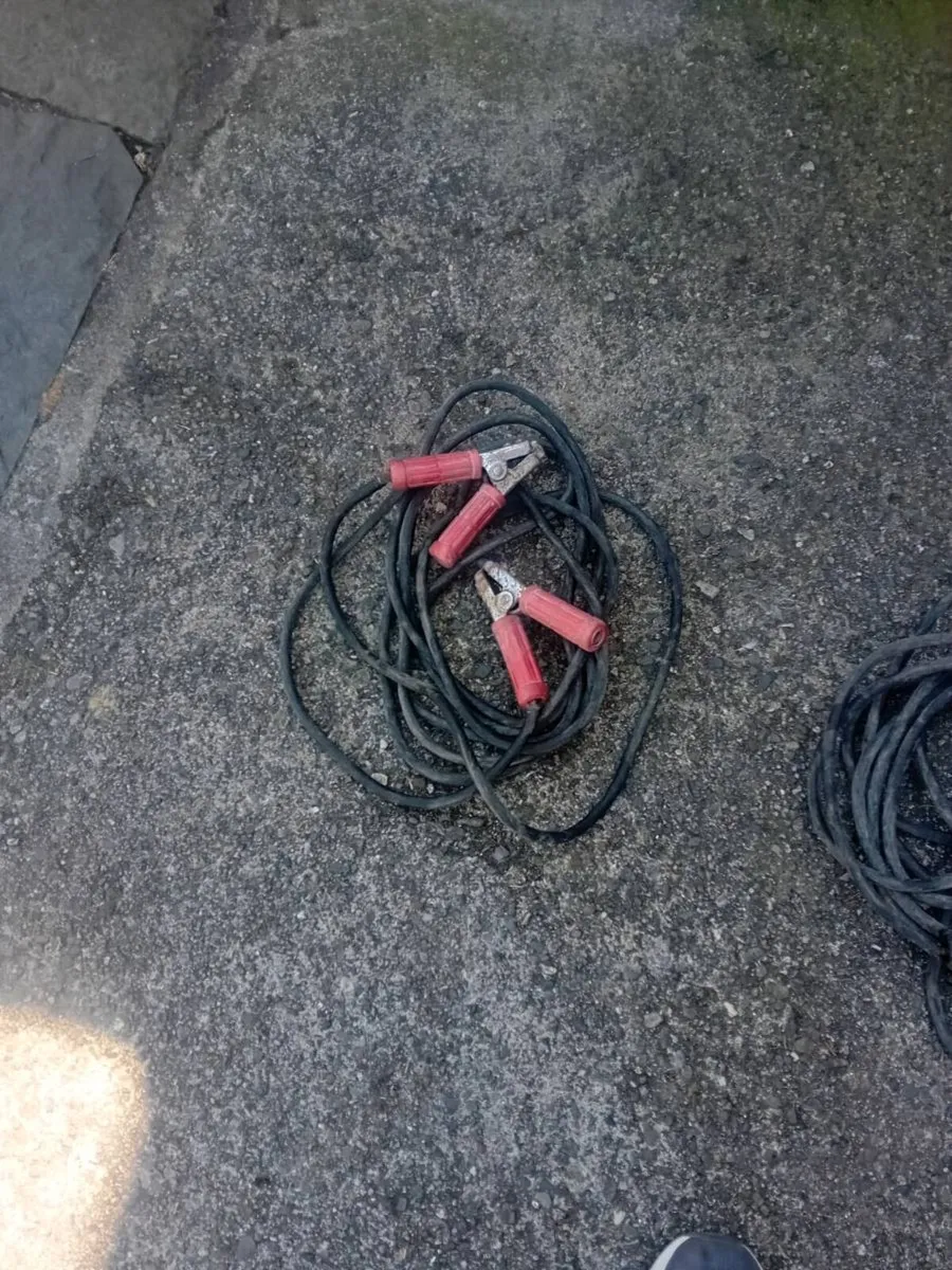 Jump leads - Image 2