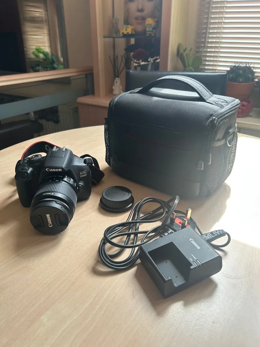 Canon EOS2000D DSLR Camera with Carry Bag - Image 1