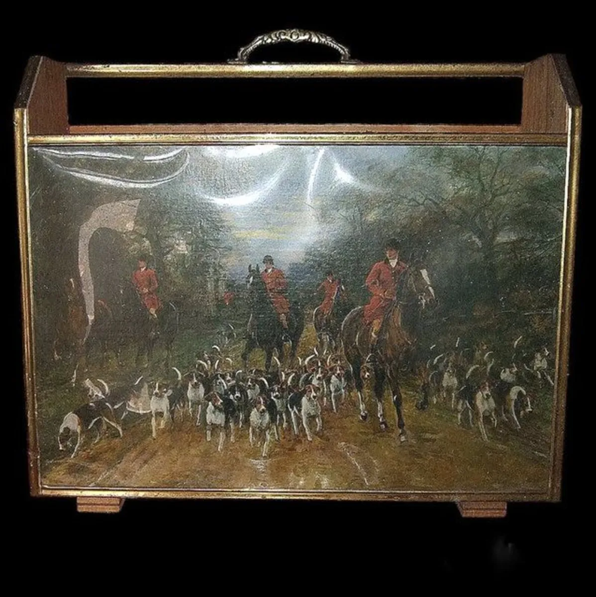 Vintage Wooden 'Hunting Scene' Magazine Rack - Image 4