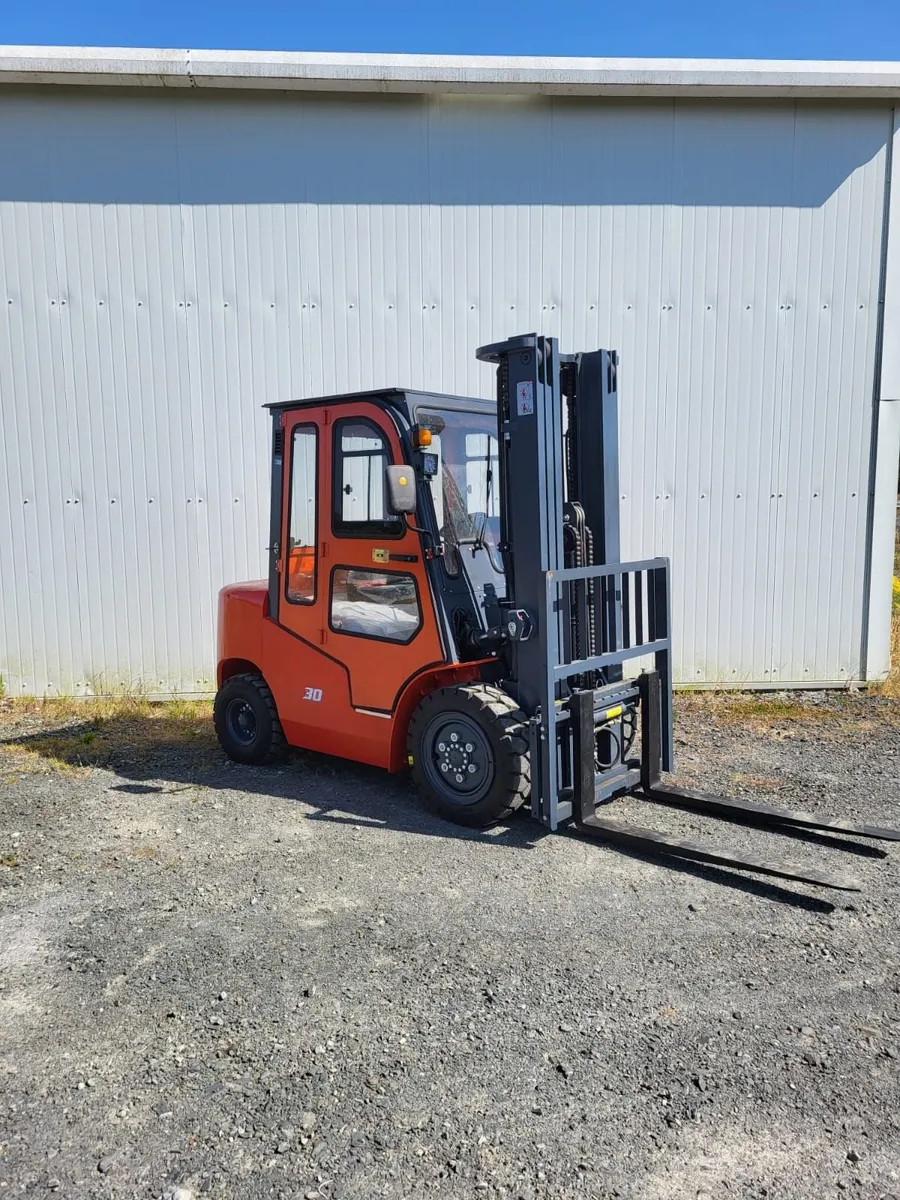3 Tonne Forklift  New - Image 1
