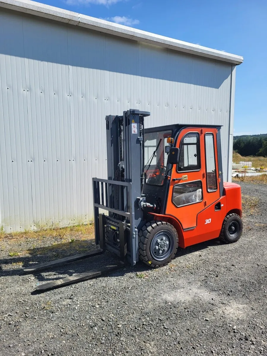 3 Tonne Forklift  New - Image 3