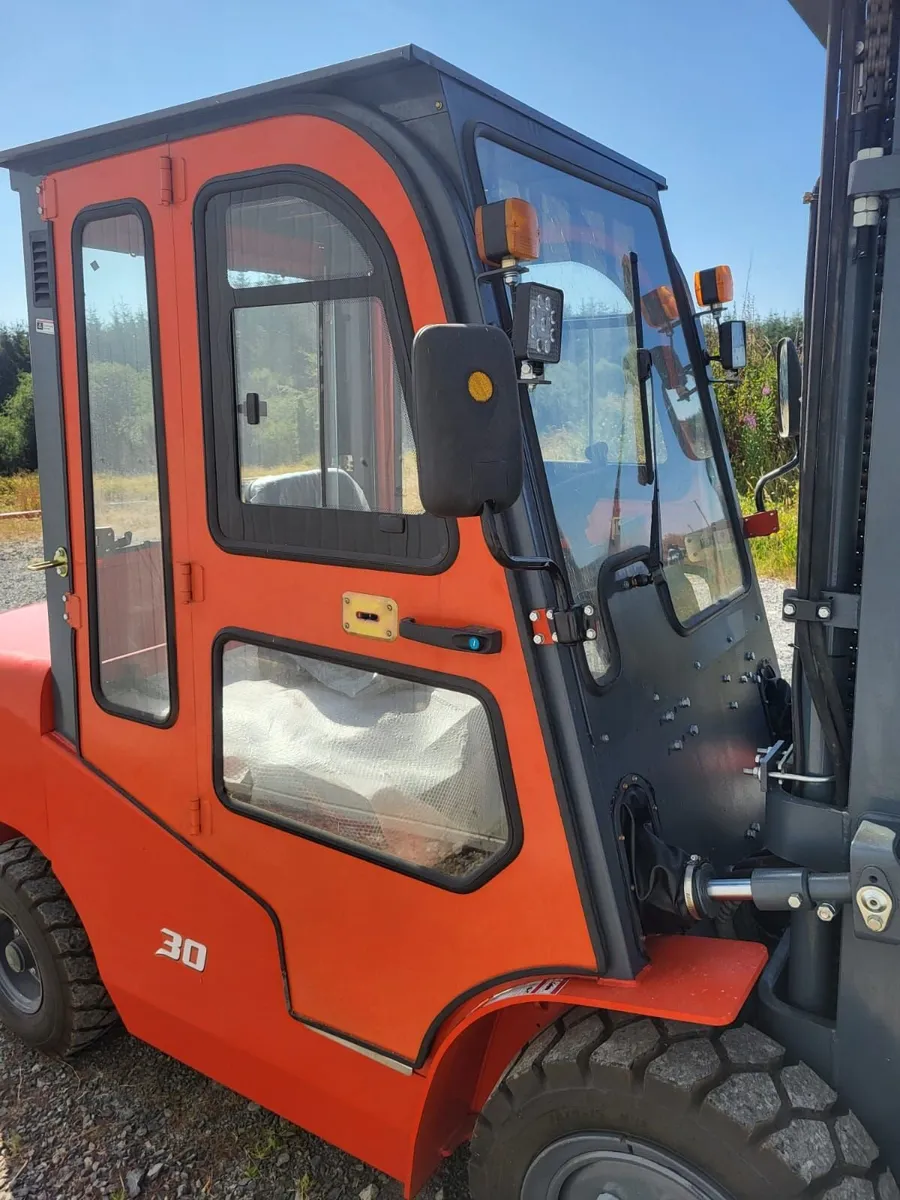 3 Tonne Forklift  New - Image 4