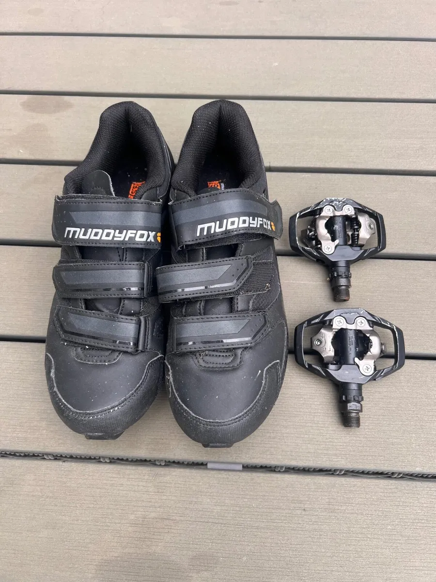 Bicycle cycling shoes - Image 1