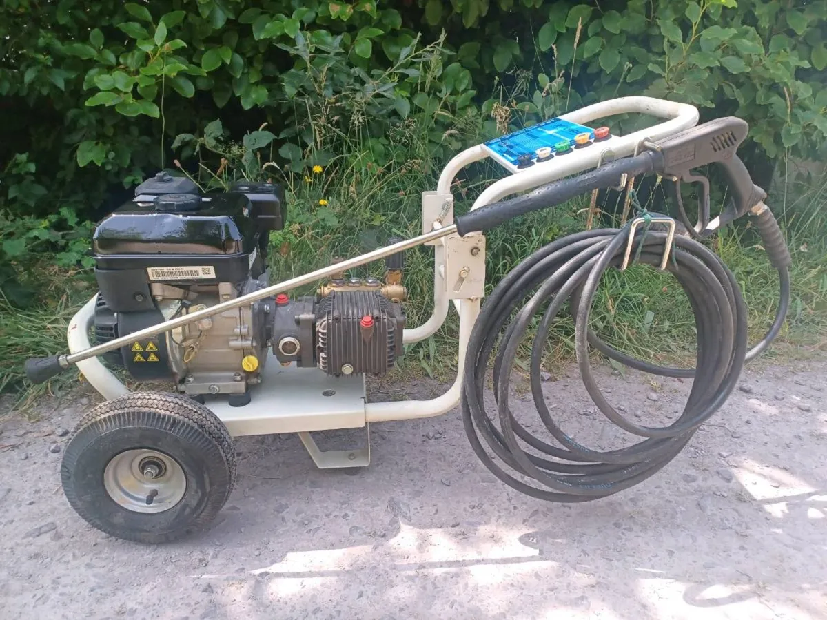 Power washer - Image 1