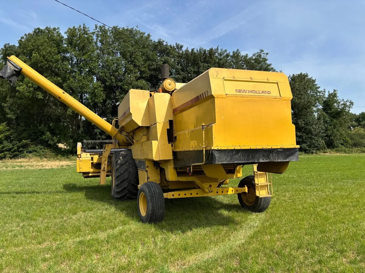 Combine harvester - Image 1