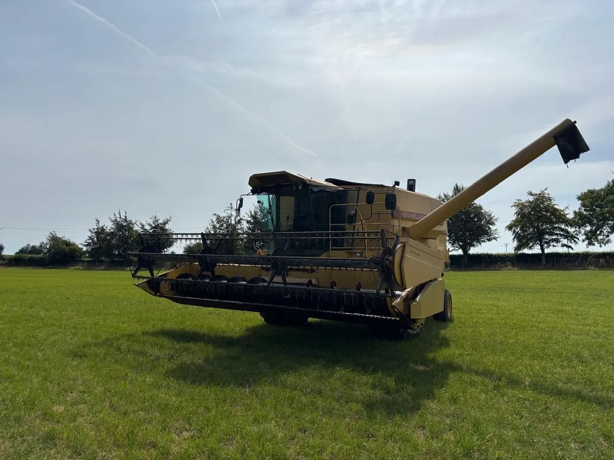 Combine harvester - Image 2