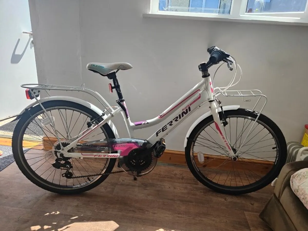 Two Children's Bikes - Image 2