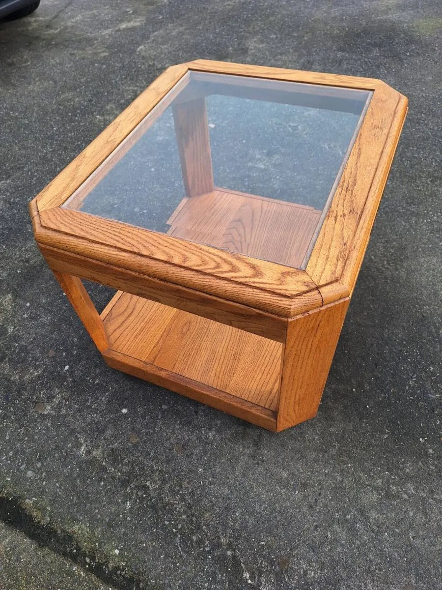 Lovely rectangular coffee table with glass top - Image 1