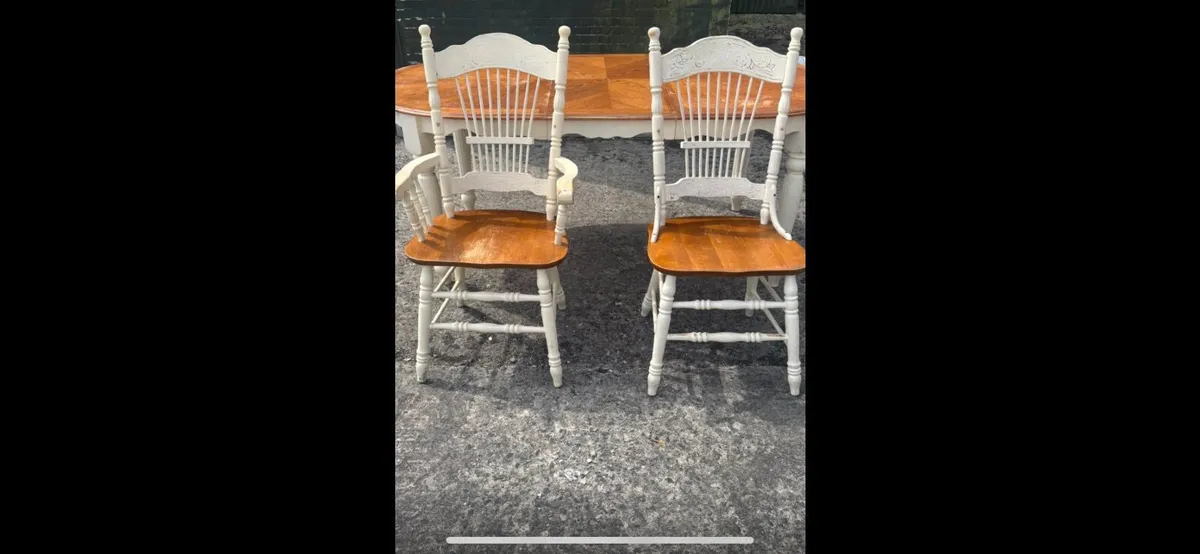 Solid Oak Country Syle Table and 6 chairs - Image 3