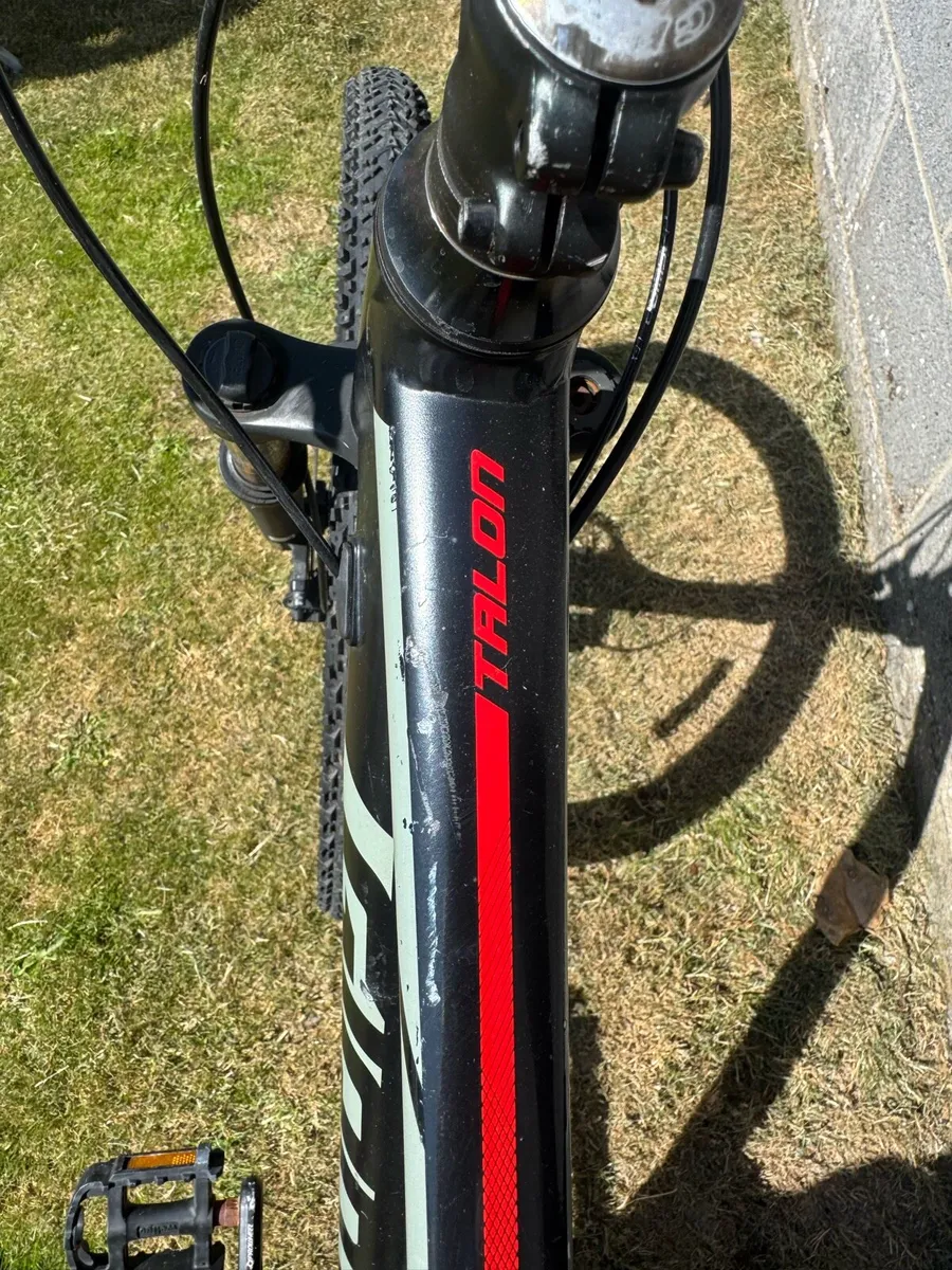 Giant Talon 3 27.5” Mountain Bike - Image 4