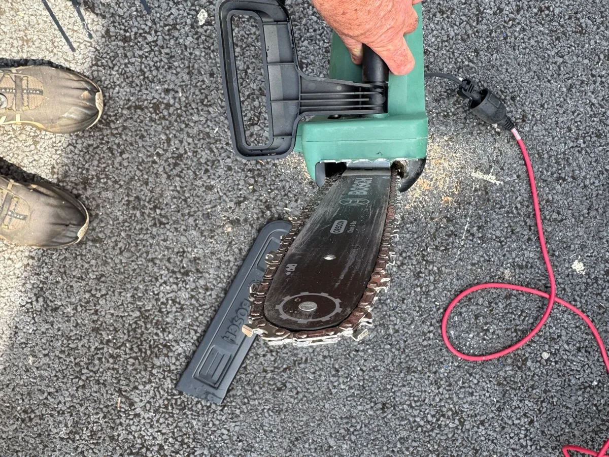 Bosch Electric Chainsaw - Image 1