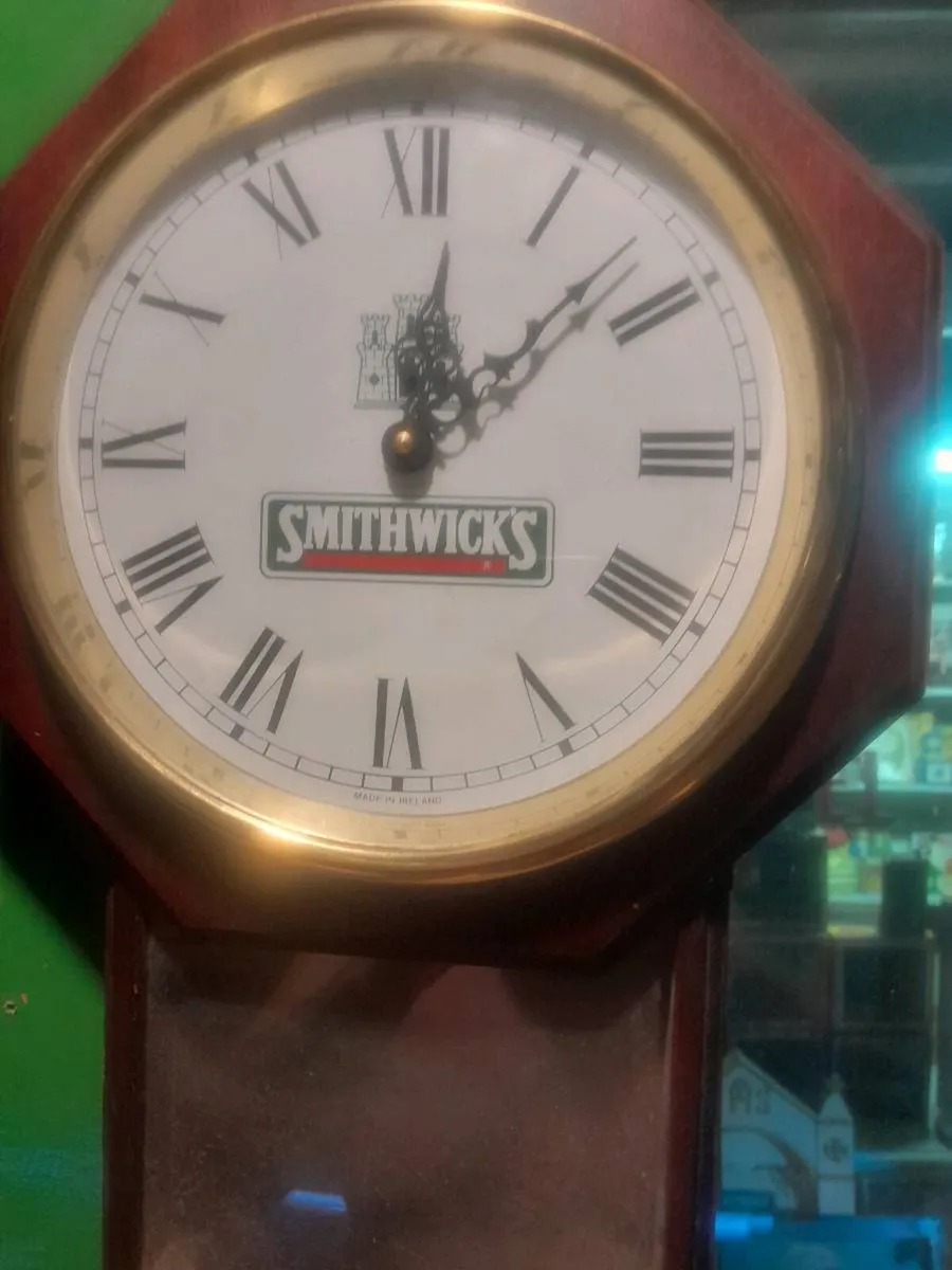 Vintage smithwicks advertising wall clock v - Image 4
