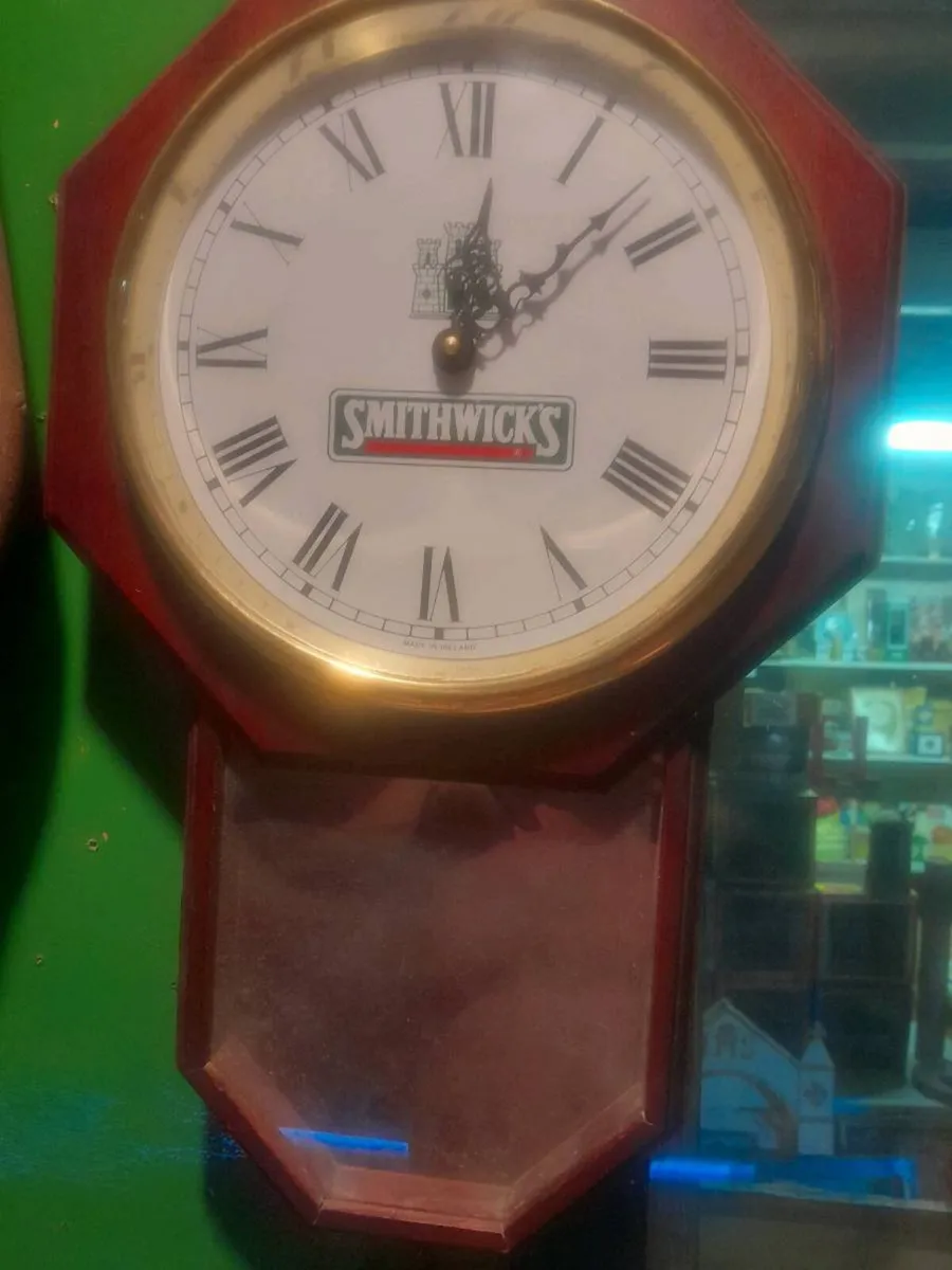Vintage smithwicks advertising wall clock v - Image 3