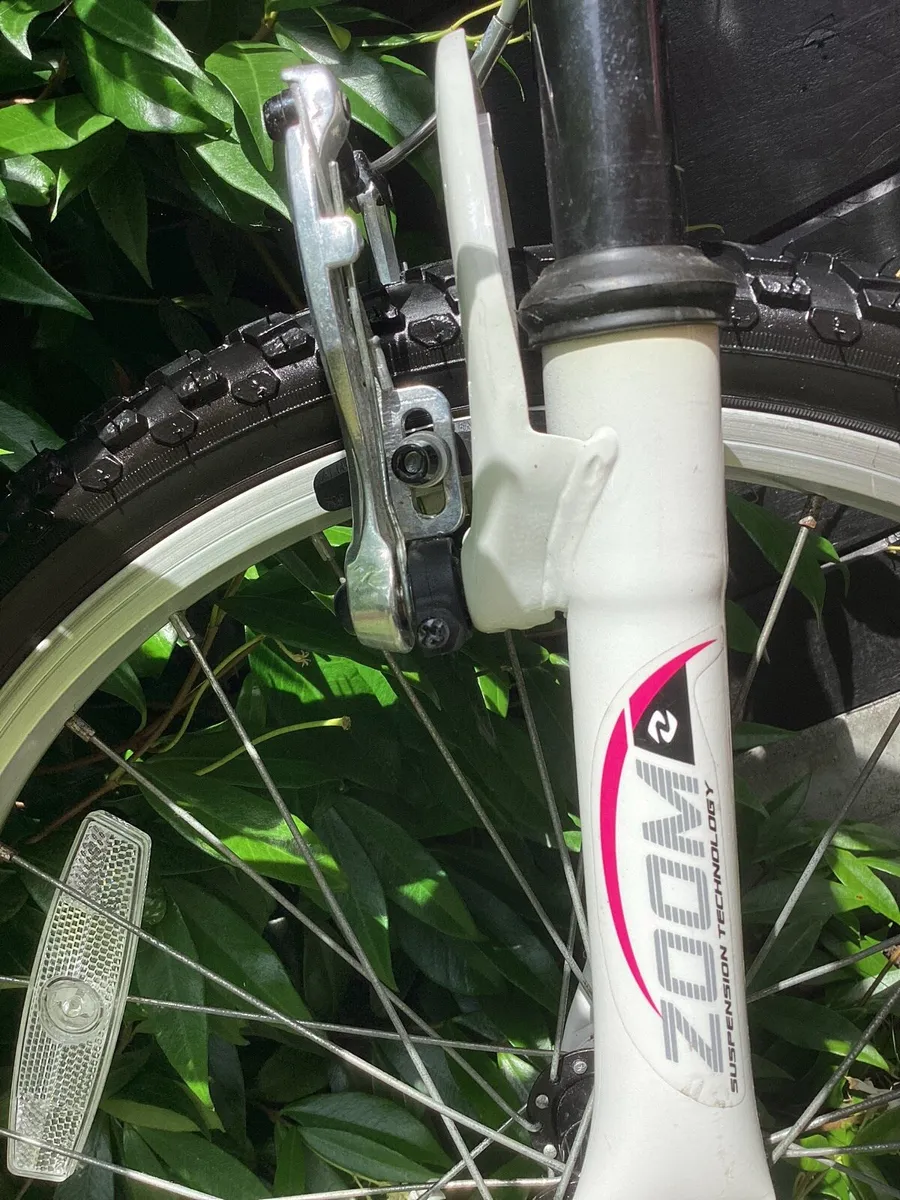SHOWROOM CONDITION 20” BICYCLE - Image 4