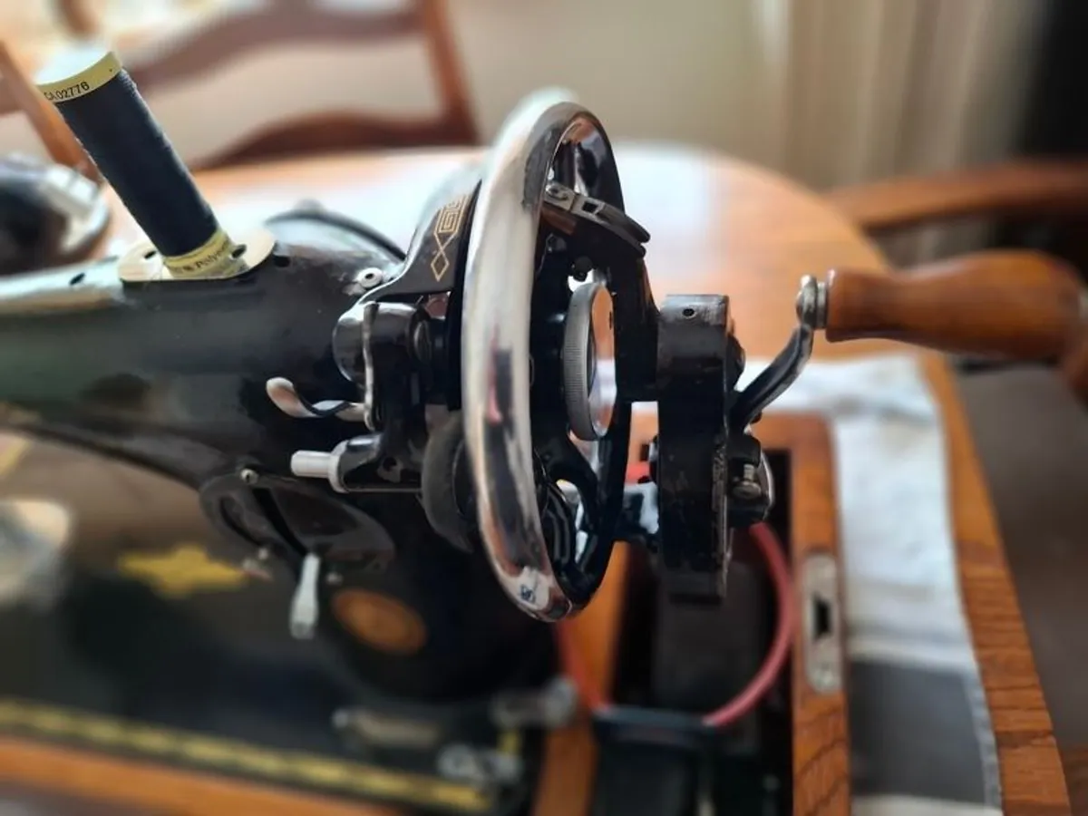 1951 Singer 201k - Image 4