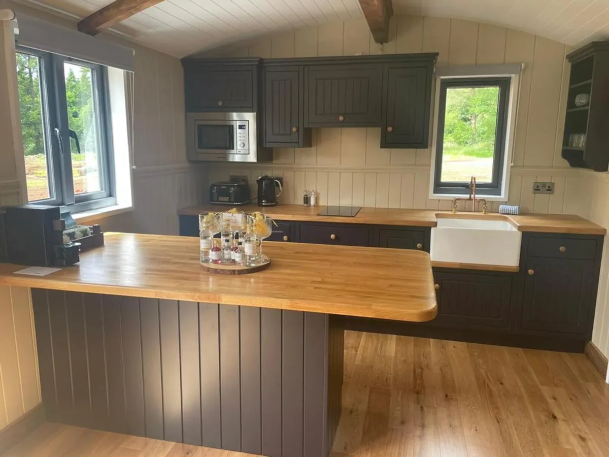 SHEPHERD HUT - Image 3
