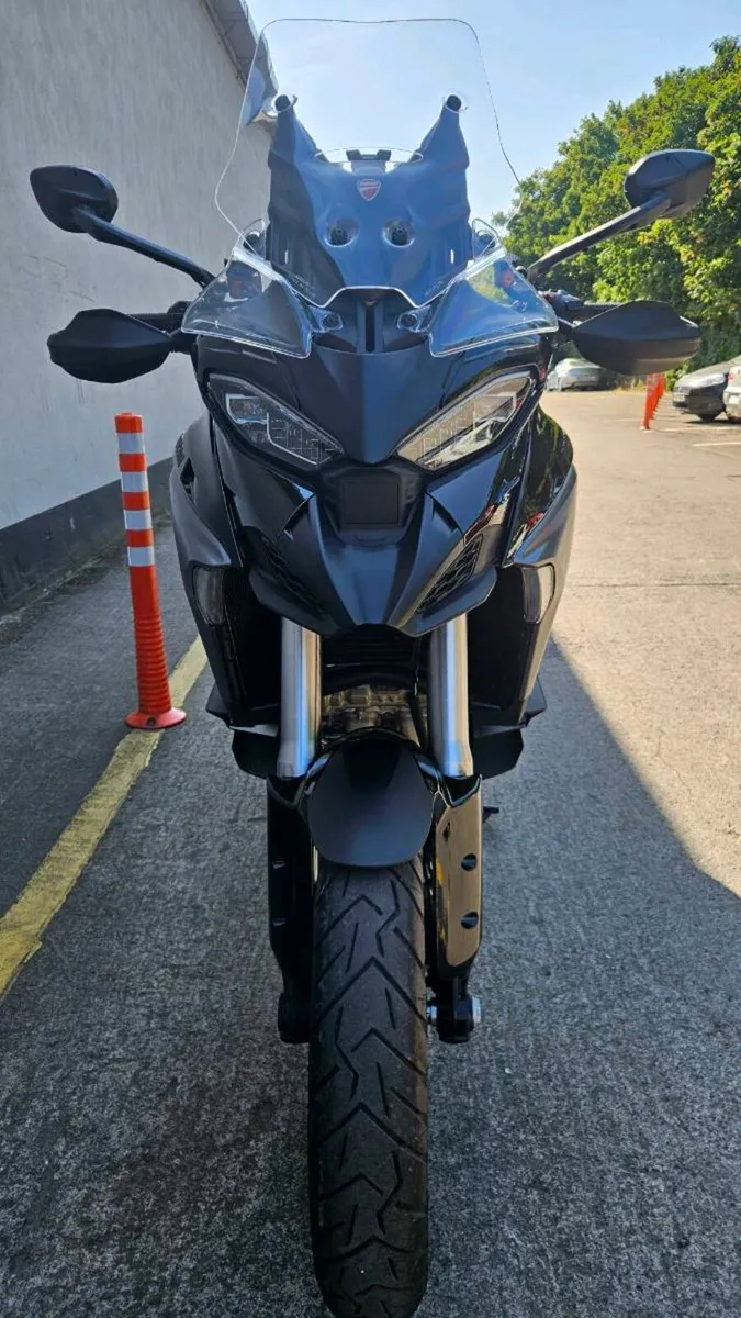 MY25 Multistrada v4s - Image 2