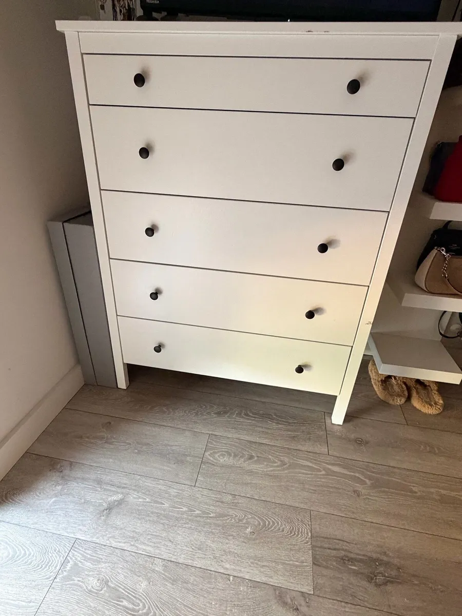 Chest of drawers - Image 1