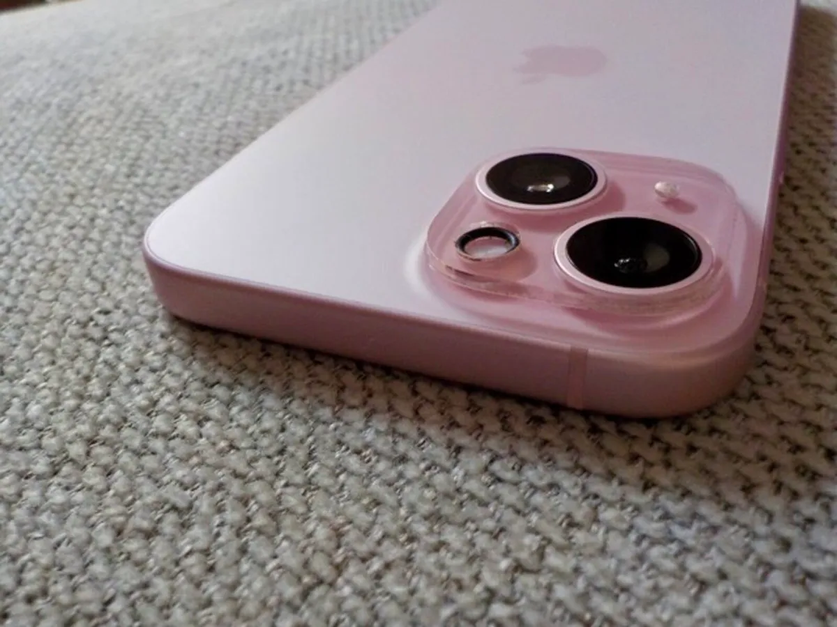 iPhone 15 - 128GB - Pink (Unlocked) - Image 2