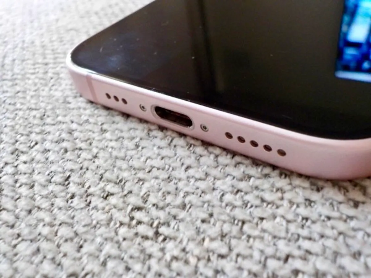 iPhone 15 - 128GB - Pink (Unlocked) - Image 3