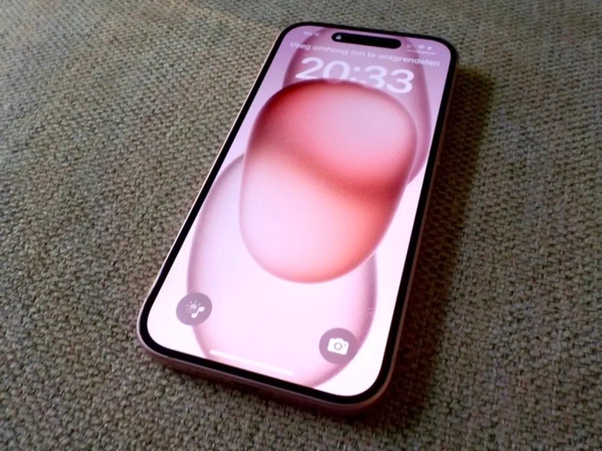 iPhone 15 - 128GB - Pink (Unlocked) - Image 1