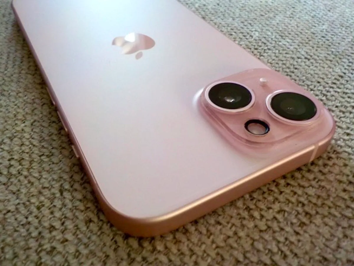 iPhone 15 - 128GB - Pink (Unlocked) - Image 4
